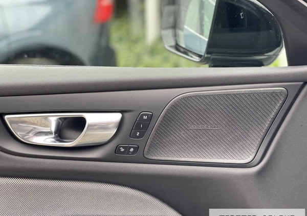 Volvo V60 cena 134900 przebieg: 120000, rok produkcji 2020 z Warszawa małe 631